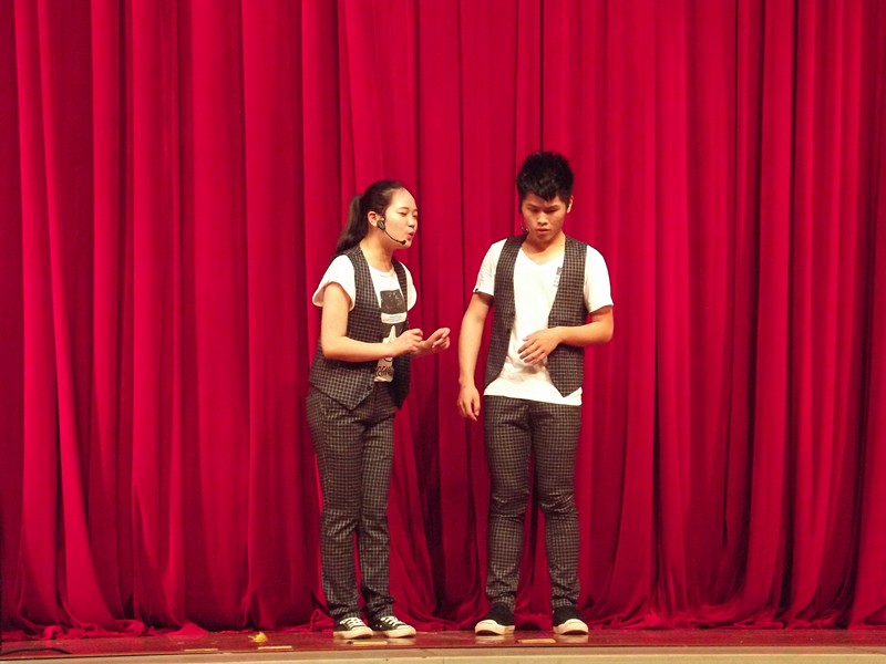 伟德国际1946隆重举办2014届毕业典礼和毕业生晚会